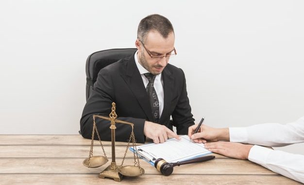 Фінмоніторинг за угодами клієнтів адвокатів, нотаріусів, юристів здійснюватиметься по-новому